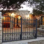 Stone House San Pelegrin 尼亚卢卡
