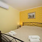 Stone House San Pelegrin 度假居 尼亚卢卡