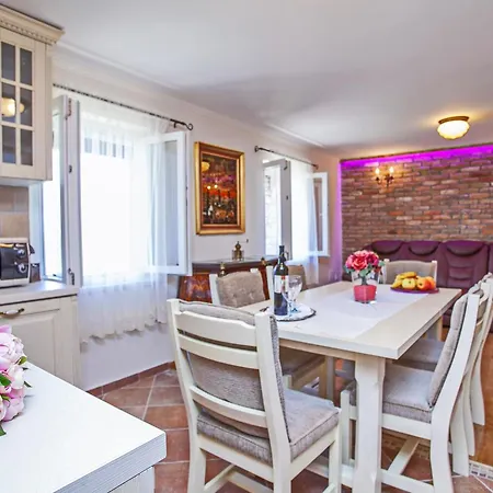 Stone House San Pelegrin Vakantiehuis