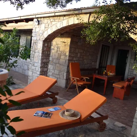Stone House San Pelegrin * Vela Luka